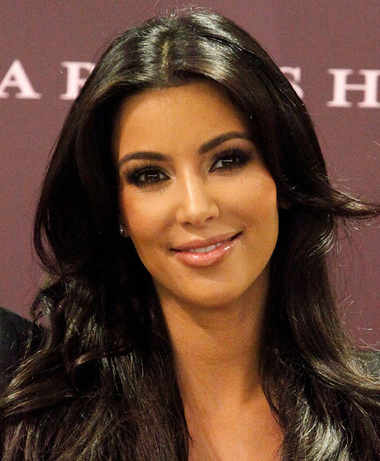 102910_kim_kardashian_beauty_5441