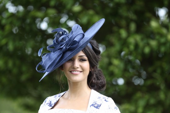 Michelle-Keegan-Actress-Irish-Derby-Day-The-Curragh-Photo-Patrick-McCann-29.06.20131-547x365