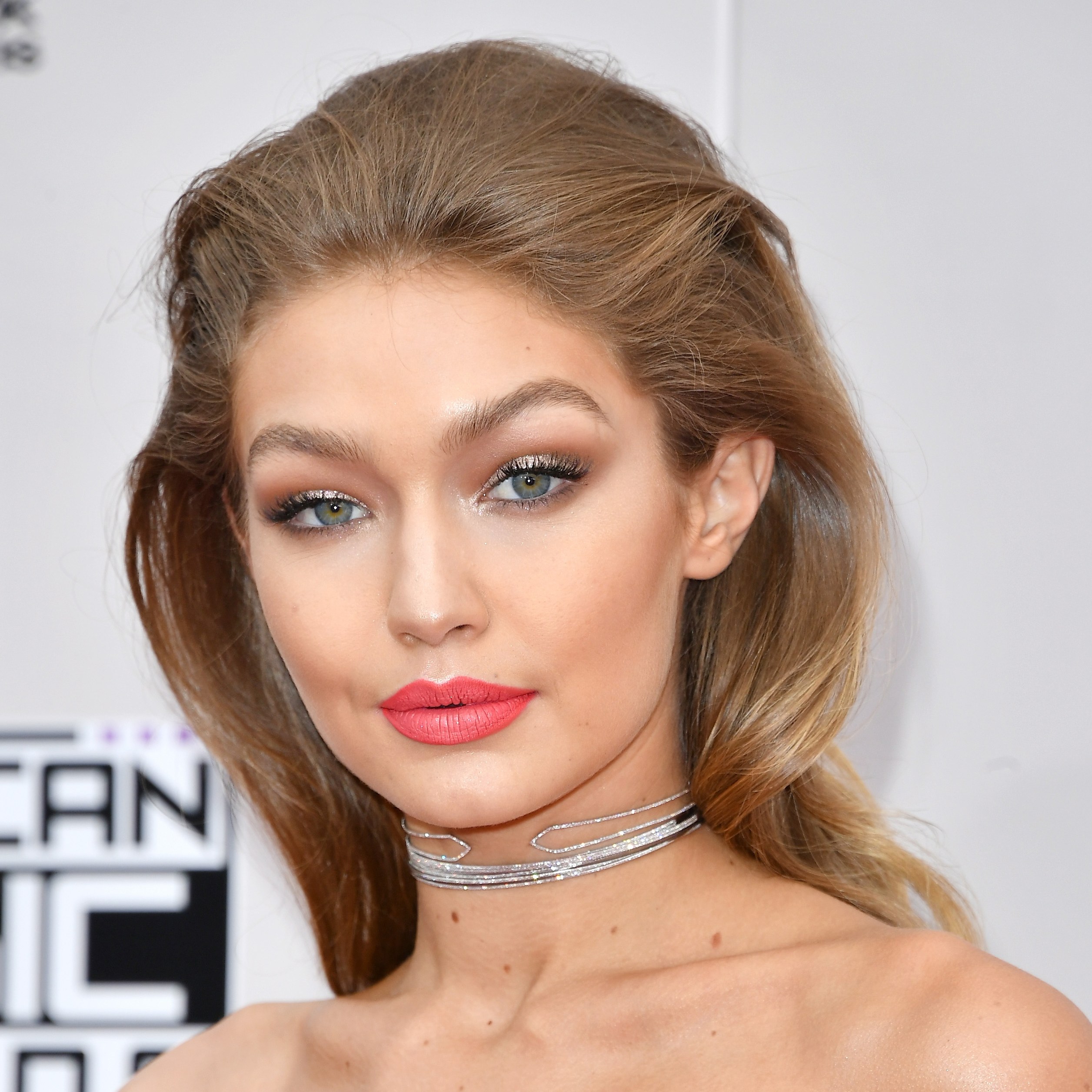 Gigi Hadid Makeup, 2016 American Music Awards